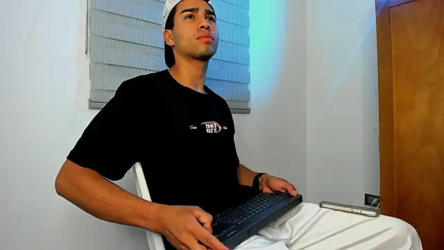 andy 0018 online show from 01-11-25, 08:00