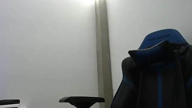 Snapshot of Yeimi360 chatting on 03-27-26, 08:26 Yeimi360 online show from 03-27-26, 08:26