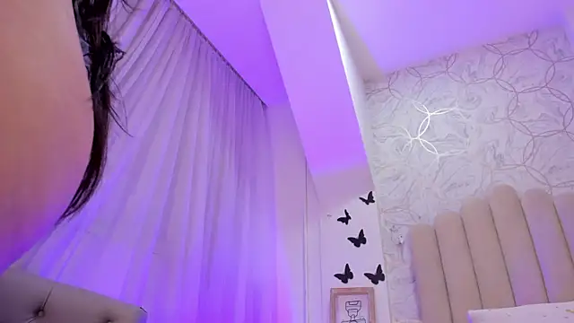 Snapshot of Foxy200__ chatting on 02-23-26, 07:58 Foxy200 online show from 02-23-26, 07:58