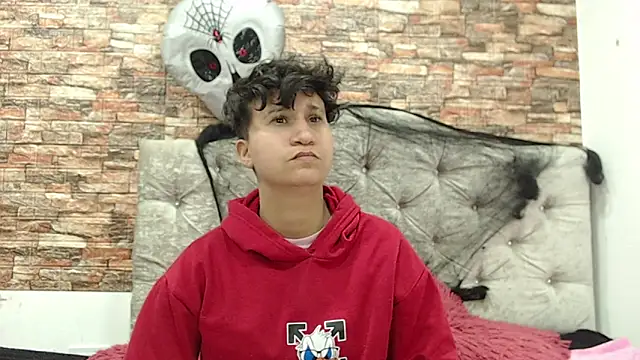 Im Milan Rs online show from 10-25-25, 03:28