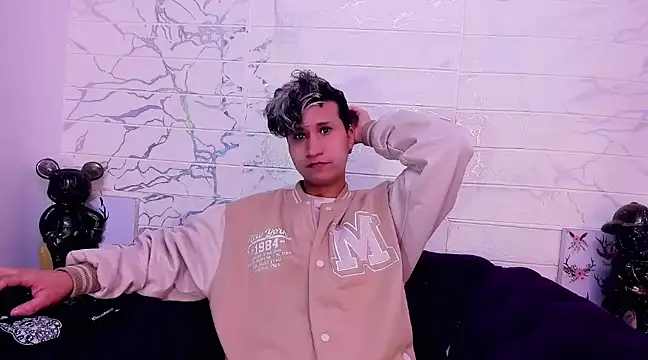 Im Milan Rs online show from 03-20-25, 04:07