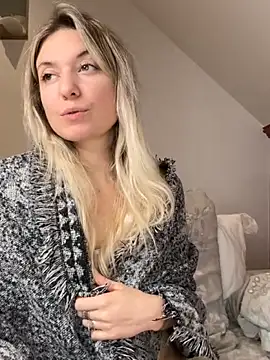 carlaaa online show from 11-06-25, 07:51