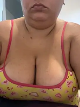 Snapshot of carola_hotwife chatting on 07-15-26, 12:12 carola hotwife online show from 07-15-26, 12:12