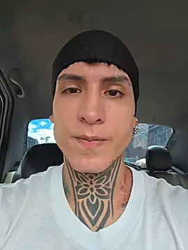 Snapshot of christangel_96_ chatting on 10-18-25, 05:48 christangel 96 online show from 10-18-25, 05:48