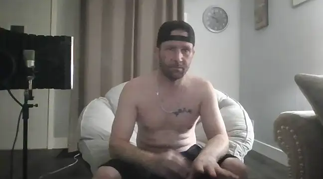 Snapshot of Edward_LongCock chatting on 01-05-25, 03:00 Edward LongCock online show from 01-05-25, 03:00