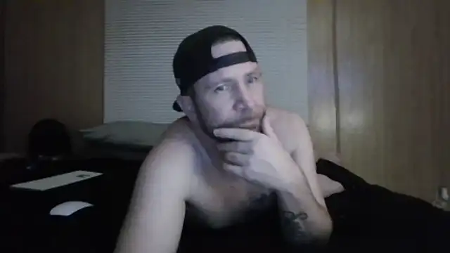 Snapshot of Edward_LongCock chatting on 05-17-26, 05:18 Edward LongCock online show from 05-17-26, 05:18