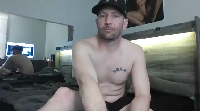 Snapshot of Edward_LongCock chatting on 01-14-25, 06:02 Edward LongCock online show from 01-14-25, 06:02