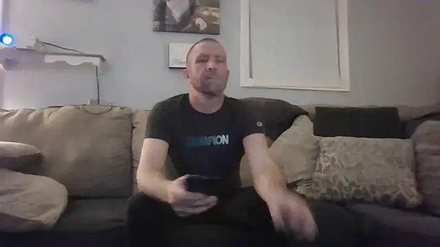 Snapshot of Edward_LongCock chatting on 12-17-24, 04:45 Edward LongCock online show from 12-17-24, 04:45