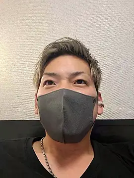 Snapshot of da--------i chatting on 11-07-25, 03:05 da--------i online show from 11-07-25, 03:05