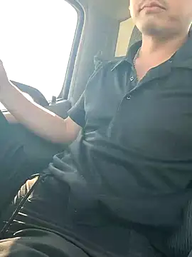 Snapshot of da--------i chatting on 10-14-25, 04:13 da--------i online show from 10-14-25, 04:13