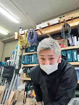 Snapshot of da--------i chatting on 02-23-25, 12:41 da--------i online show from 02-23-25, 12:41