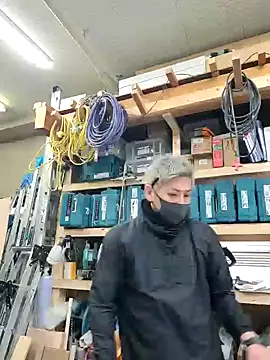 Snapshot of da--------i chatting on 02-15-25, 05:30 da--------i online show from 02-15-25, 05:30