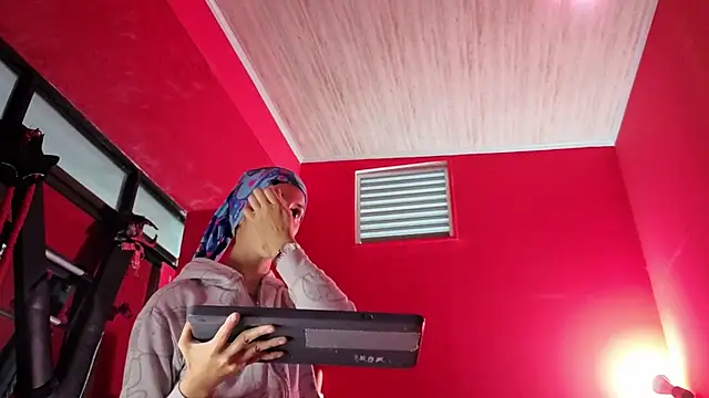 Ambar Roux  online show from 02-02-26, 07:57