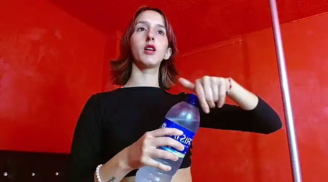 Snapshot of Ambar_Roux_ chatting on 03-04-25, 01:38 Ambar Roux  online show from 03-04-25, 01:38