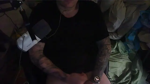 Snapshot of gezelligesiebren chatting on 02-15-26, 12:59 gezelligesiebren online show from 02-15-26, 12:59