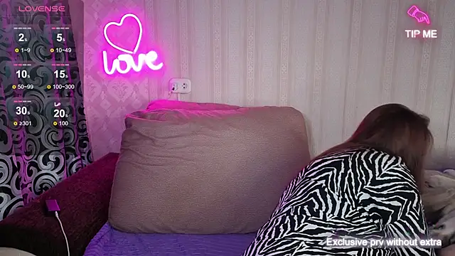 KellyCrystall online show from 11-06-25, 03:21