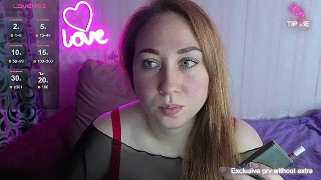 Snapshot of KellyCrystall chatting on 09-21-25, 06:29 KellyCrystall online show from 09-21-25, 06:29