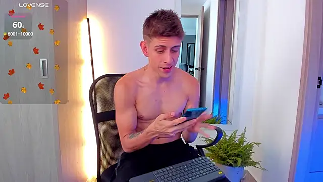 Snapshot of Jasperjoness chatting on 02-14-25, 03:58 Jasperjoness online show from 02-14-25, 03:58