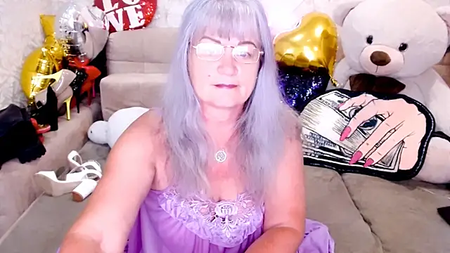 Snapshot of SiberiabBerry chatting on 06-15-26, 11:04 SiberiabBerry online show from 06-15-26, 11:04