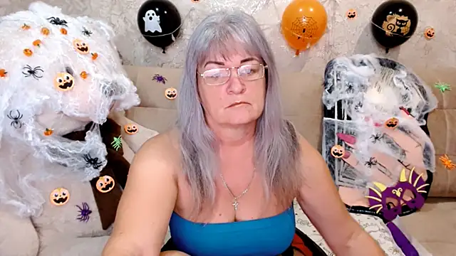 Snapshot of SiberiabBerry chatting on 10-27-25, 04:57 SiberiabBerry online show from 10-27-25, 04:57