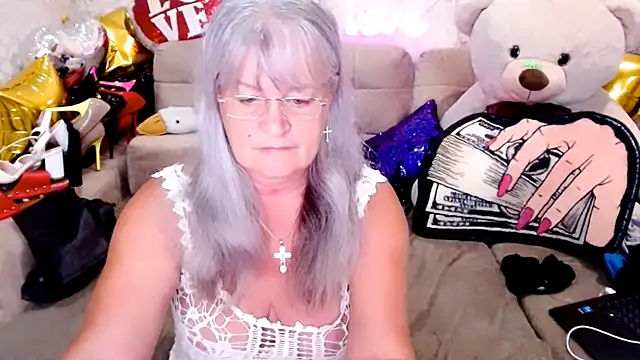 Snapshot of SiberiabBerry chatting on 07-14-26, 01:06 SiberiabBerry online show from 07-14-26, 01:06