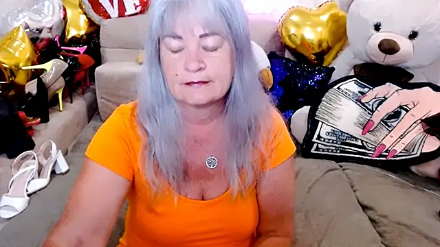 Snapshot of SiberiabBerry chatting on 06-22-26, 01:11 SiberiabBerry online show from 06-22-26, 01:11