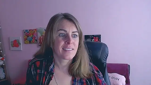 Snapshot of Hot_Milady chatting on 03-04-25, 08:24 Hot Milady online show from 03-04-25, 08:24