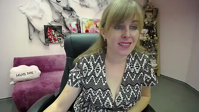 Snapshot of Hot_Milady chatting on 10-10-25, 06:58 Hot Milady online show from 10-10-25, 06:58