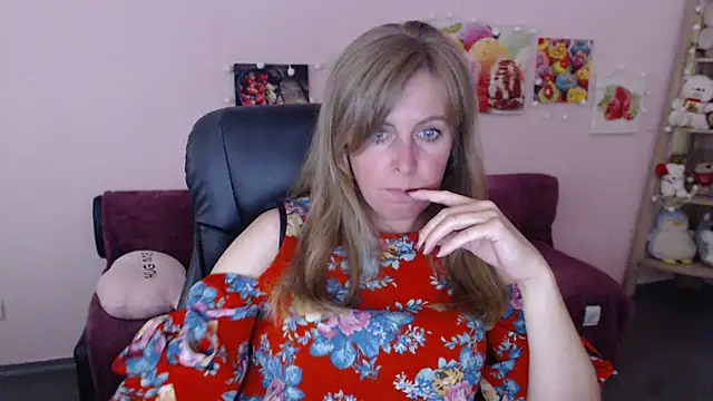 Hot Milady online show from 06-19-26, 07:25