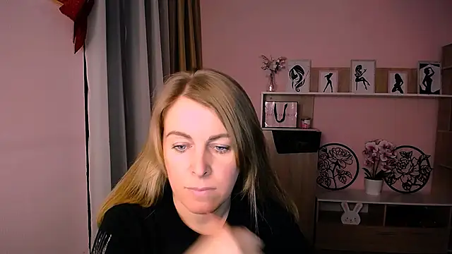 Snapshot of Hot_Milady chatting on 01-17-25, 08:02 Hot Milady online show from 01-17-25, 08:02