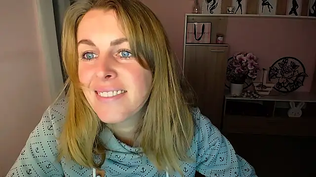 Snapshot of Hot_Milady chatting on 12-10-24, 08:08 Hot Milady online show from 12-10-24, 08:08