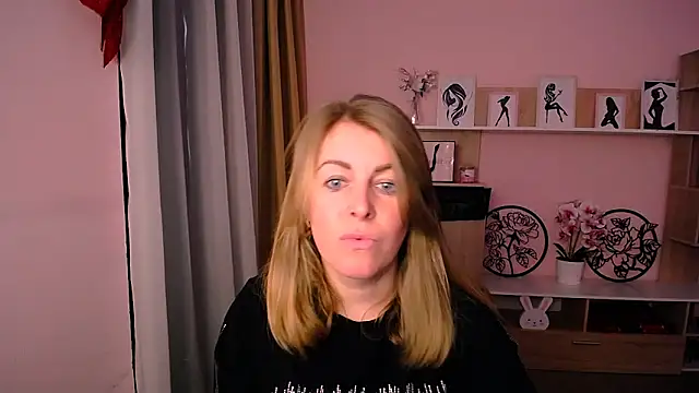 Snapshot of Hot_Milady chatting on 01-15-25, 08:20 Hot Milady online show from 01-15-25, 08:20