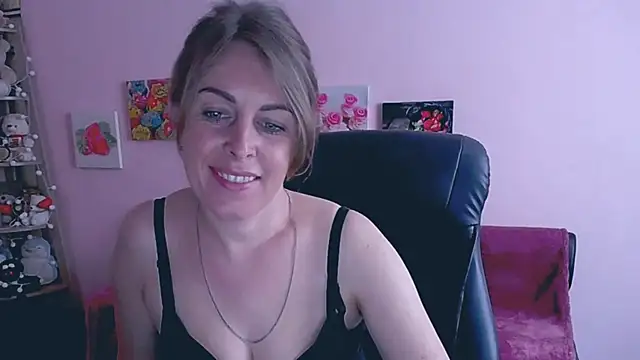 Snapshot of Hot_Milady chatting on 03-11-25, 08:19 Hot Milady online show from 03-11-25, 08:19