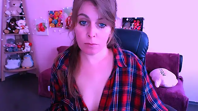Hot Milady online show from 04-28-26, 07:46