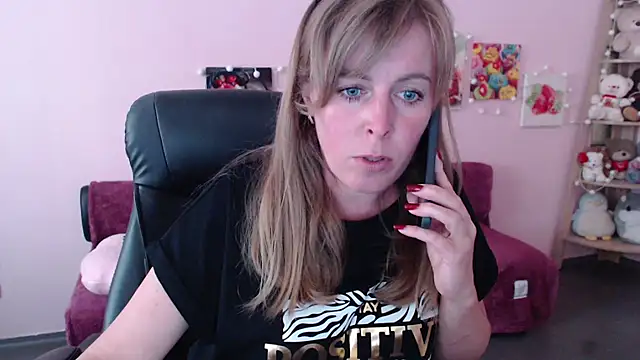 Hot Milady online show from 06-02-26, 07:52