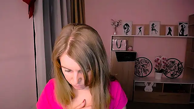 Snapshot of Hot_Milady chatting on 01-16-25, 08:11 Hot Milady online show from 01-16-25, 08:11