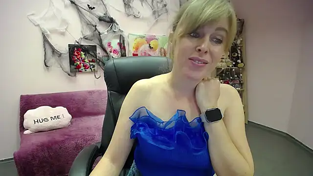 Snapshot of Hot_Milady chatting on 10-16-25, 07:38 Hot Milady online show from 10-16-25, 07:38