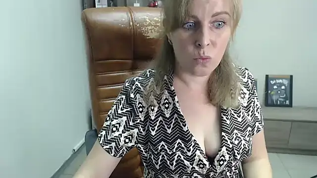 Snapshot of Hot_Milady chatting on 09-09-25, 06:56 Hot Milady online show from 09-09-25, 06:56