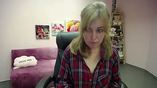 Snapshot of Hot_Milady chatting on 10-02-25, 07:23 Hot Milady online show from 10-02-25, 07:23