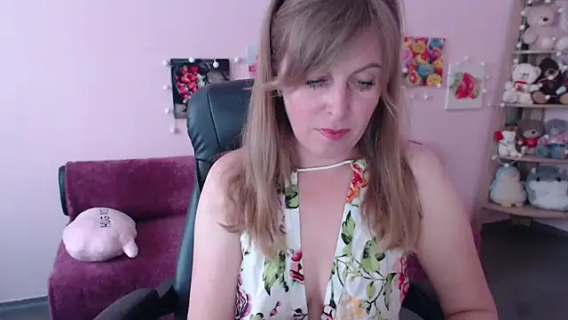 Hot Milady online show from 05-20-26, 08:00