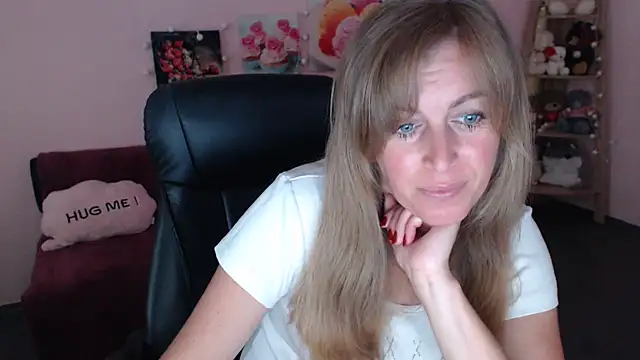 Hot Milady online show from 07-13-26, 06:46