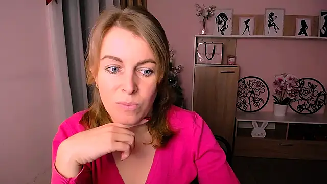 Snapshot of Hot_Milady chatting on 12-20-24, 07:33 Hot Milady online show from 12-20-24, 07:33