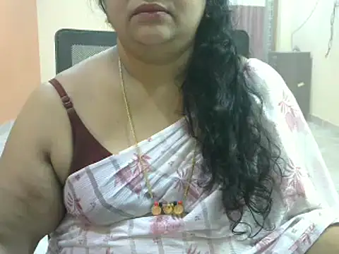 Snapshot of Naughty_Nityaa chatting on 02-13-25, 12:13 Naughty Nityaa online show from 02-13-25, 12:13