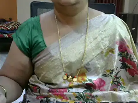 Snapshot of Naughty_Nityaa chatting on 02-22-25, 12:40 Naughty Nityaa online show from 02-22-25, 12:40
