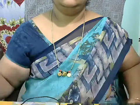 Snapshot of Naughty_Nityaa chatting on 03-08-25, 05:33 Naughty Nityaa online show from 03-08-25, 05:33