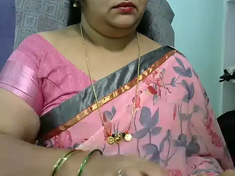 Snapshot of Naughty_Nityaa chatting on 03-06-25, 05:11 Naughty Nityaa online show from 03-06-25, 05:11