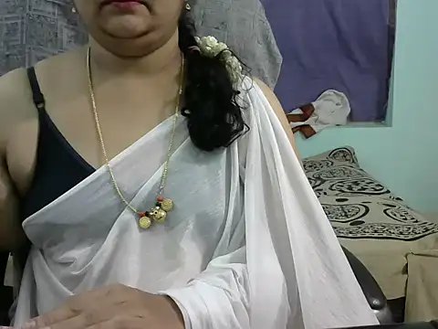 Snapshot of Naughty_Nityaa chatting on 03-04-25, 11:54 Naughty Nityaa online show from 03-04-25, 11:54