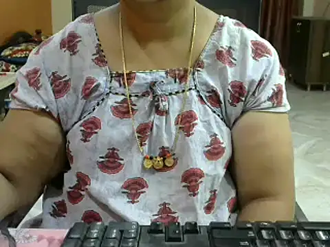 Snapshot of Naughty_Nityaa chatting on 02-24-25, 12:09 Naughty Nityaa online show from 02-24-25, 12:09