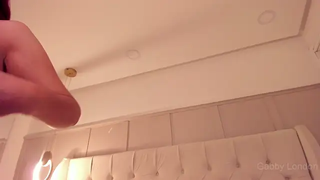 gabby london online show from 05-11-26, 02:45