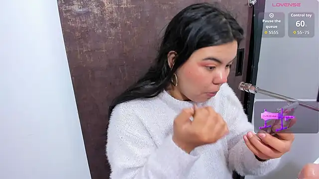 klhoe boobs online show from 10-27-25, 04:02